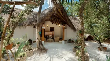 MAKUNUDU ISLAND