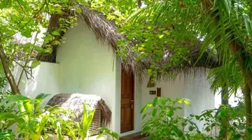 MAKUNUDU ISLAND