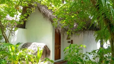 MAKUNUDU ISLAND