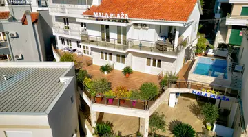 Mala Plaza