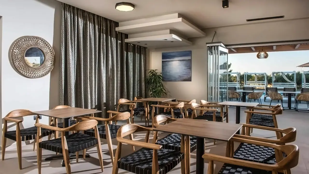Malena Hotel & Suites (Adults Only 16+)