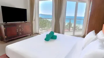 MANA MUINE BEACH RESORT