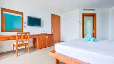 MANA MUINE BEACH RESORT