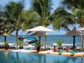 MANA MUINE BEACH RESORT