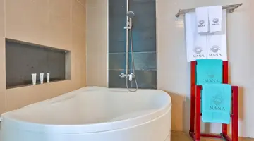 MANA MUINE BEACH RESORT