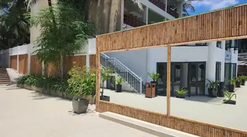 MANA MUINE BEACH RESORT