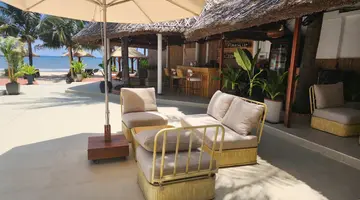 MANA MUINE BEACH RESORT