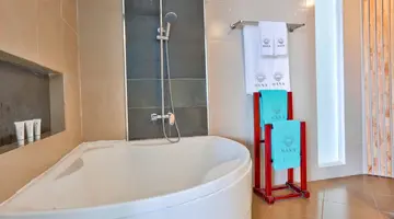 MANA MUINE BEACH RESORT