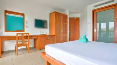 MANA MUINE BEACH RESORT