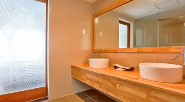 MANA MUINE BEACH RESORT