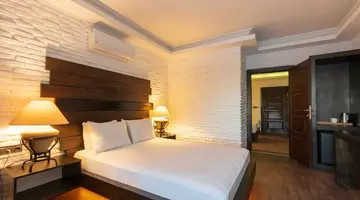 MANASPARK DELUXE HOTEL
