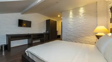 MANASPARK DELUXE HOTEL