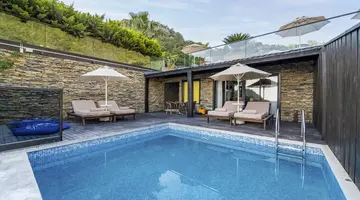 MANASPARK DELUXE HOTEL