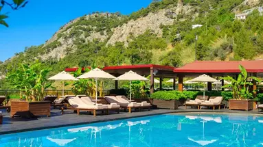 MANASPARK DELUXE HOTEL