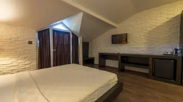 MANASPARK DELUXE HOTEL