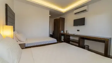 MANASPARK DELUXE HOTEL