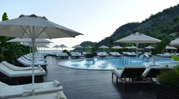 MANASPARK DELUXE HOTEL