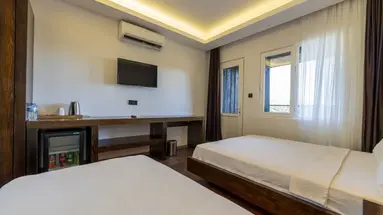 MANASPARK DELUXE HOTEL