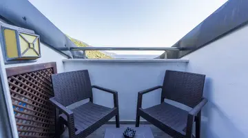 MANASPARK DELUXE HOTEL