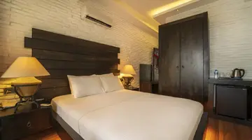 MANASPARK DELUXE HOTEL