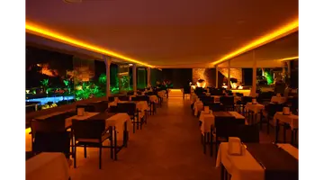 MANASPARK DELUXE HOTEL