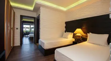 MANASPARK DELUXE HOTEL