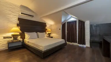 MANASPARK DELUXE HOTEL