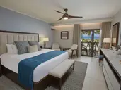 Manchebo Beach Resort and Spa 4