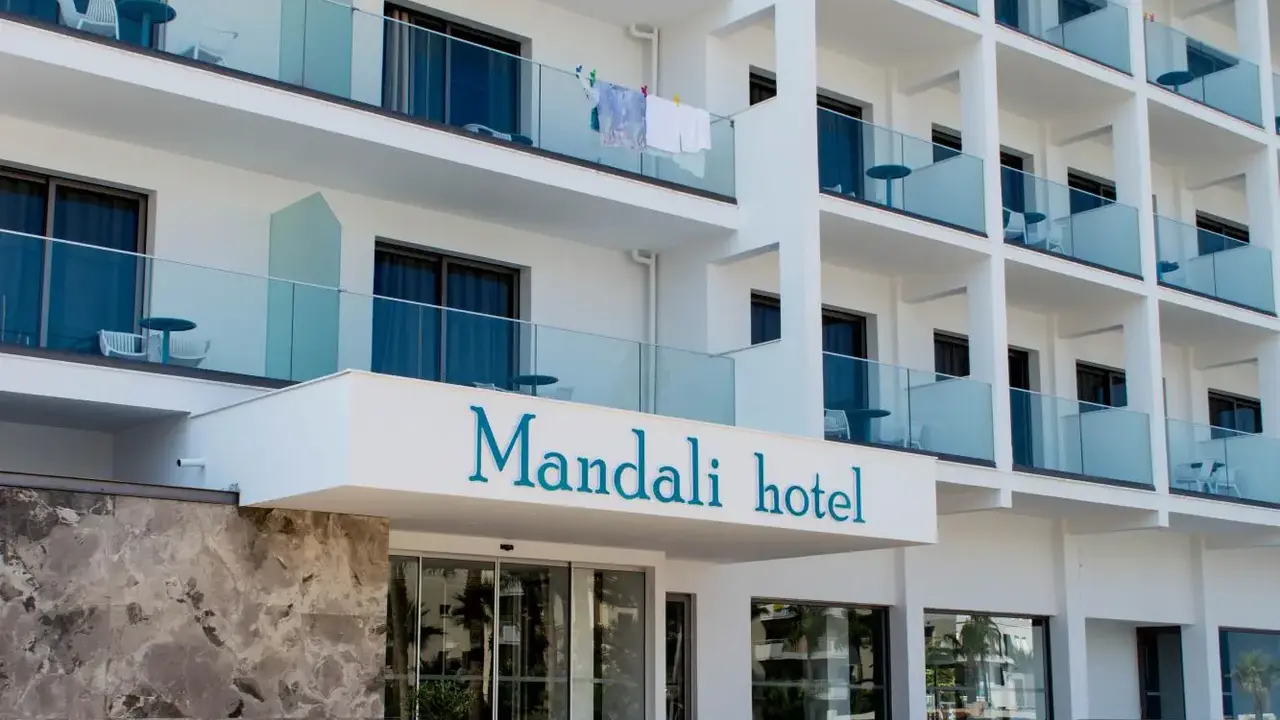 MANDALI HOTEL