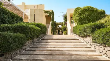 Mangia's Brucoli Sicily Autograph Collection