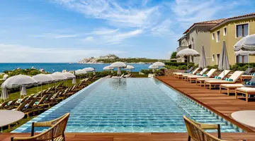 Mangia’s Santa Teresa Resort