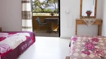 Manolis Studios