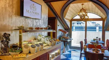 MANORS HOTEL