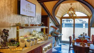 MANORS HOTEL
