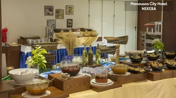 Manousos City Hotel