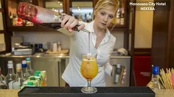 Manousos City Hotel