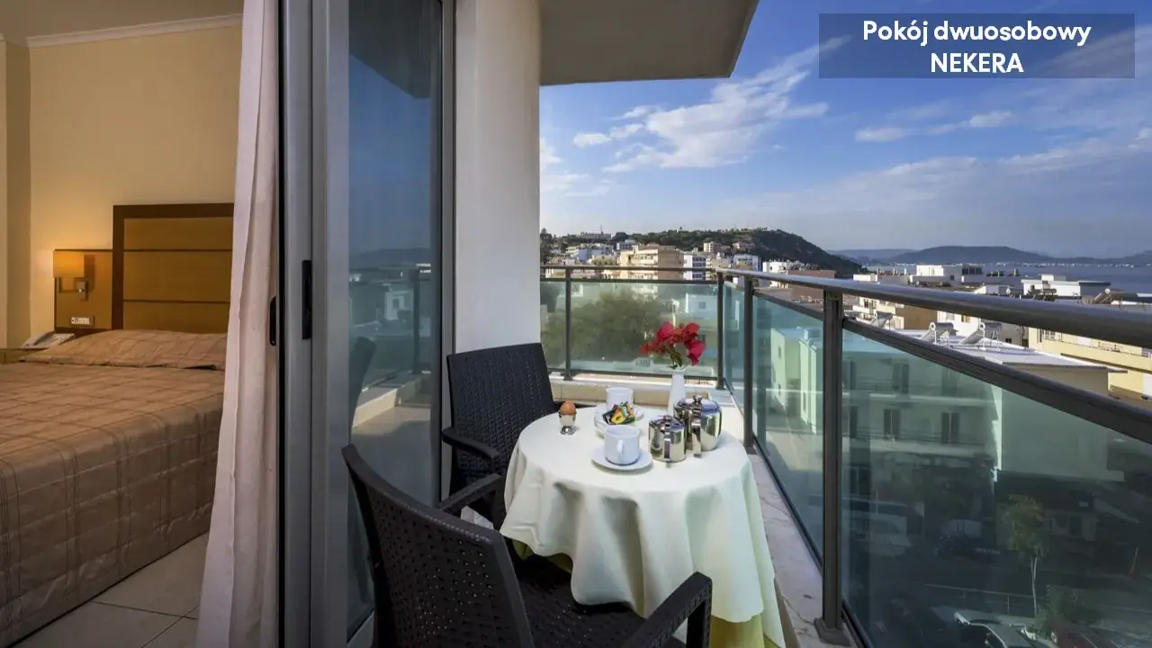 Manousos City Hotel