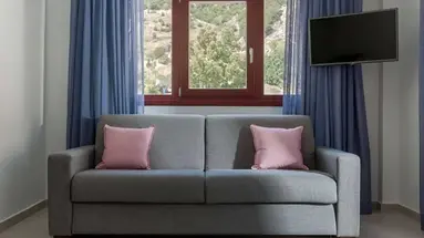 MAR n MAR Crown Hotel &amp Suites