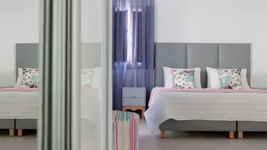 MAR n MAR Crown Hotel &amp Suites