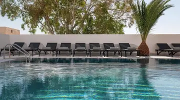 MAR n MAR Crown Hotel & Suites