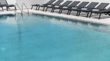 MAR n MAR Crown Hotel & Suites