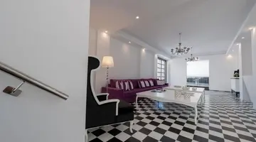 MAR n MAR Crown Hotel & Suites