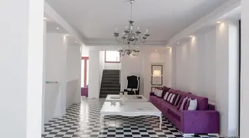 MAR n MAR Crown Hotel & Suites
