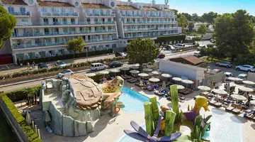 Mar Playa de Muro Suites