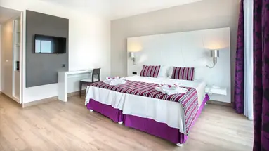 Mar Playa de Muro Suites