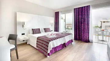 Mar Playa de Muro Suites