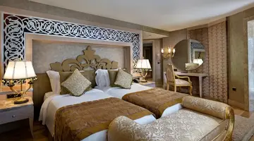 Mardan Palace
