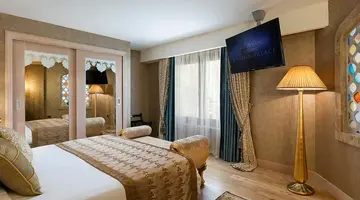 Mardan Palace
