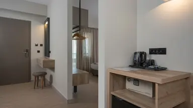 Mare Blue Suites (Adult Only 16+)