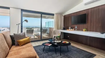 Maria Nova Lounge Hotel